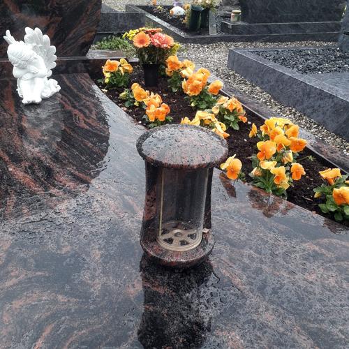 Grabmale und Grabsteine