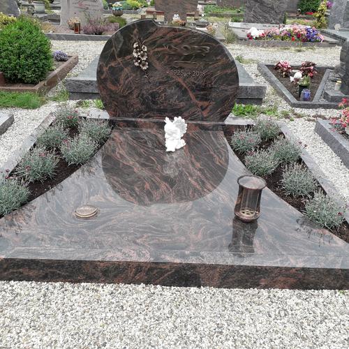 Grabmale und Grabsteine