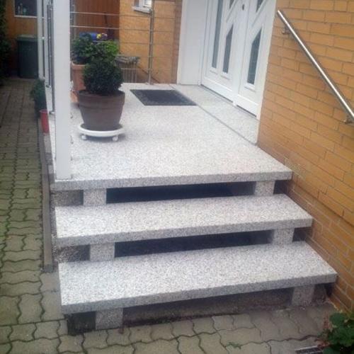 Treppe aus Bianco Sardo