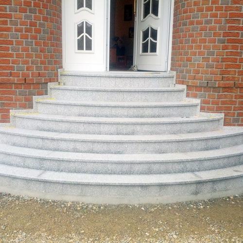 Runde Treppe aus Rosa Beta