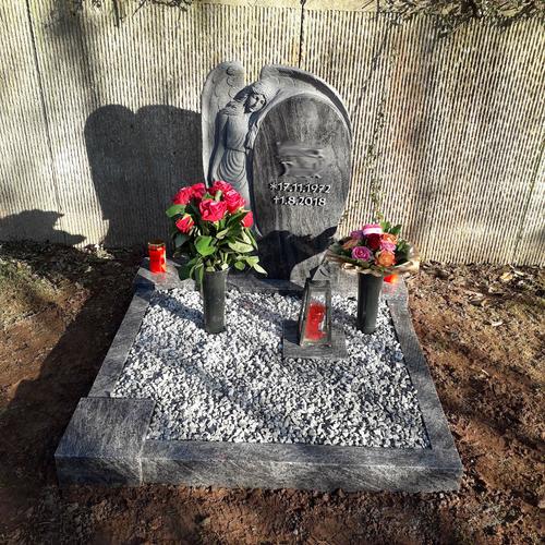 Grabmale und Grabsteine