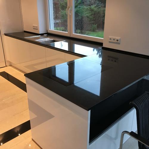 Küchenrückwände & Arbeitsplatten aus Naturstein bei Hannover