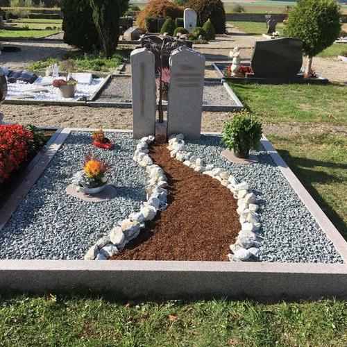 Grabmale und Grabsteine